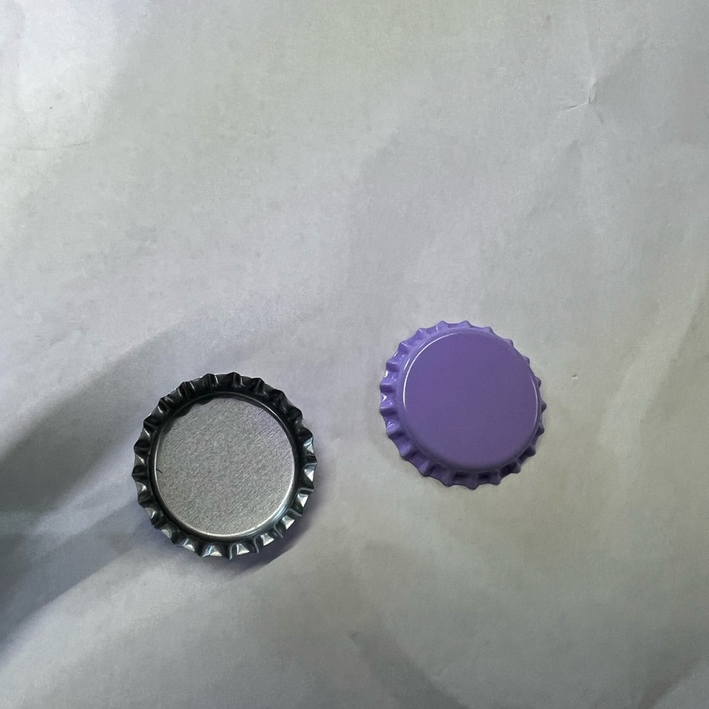 New Metal Bottle Caps for Crafts, Jewelry, Scrapbooking and more. Lot of 100 - Picture 7 of 8